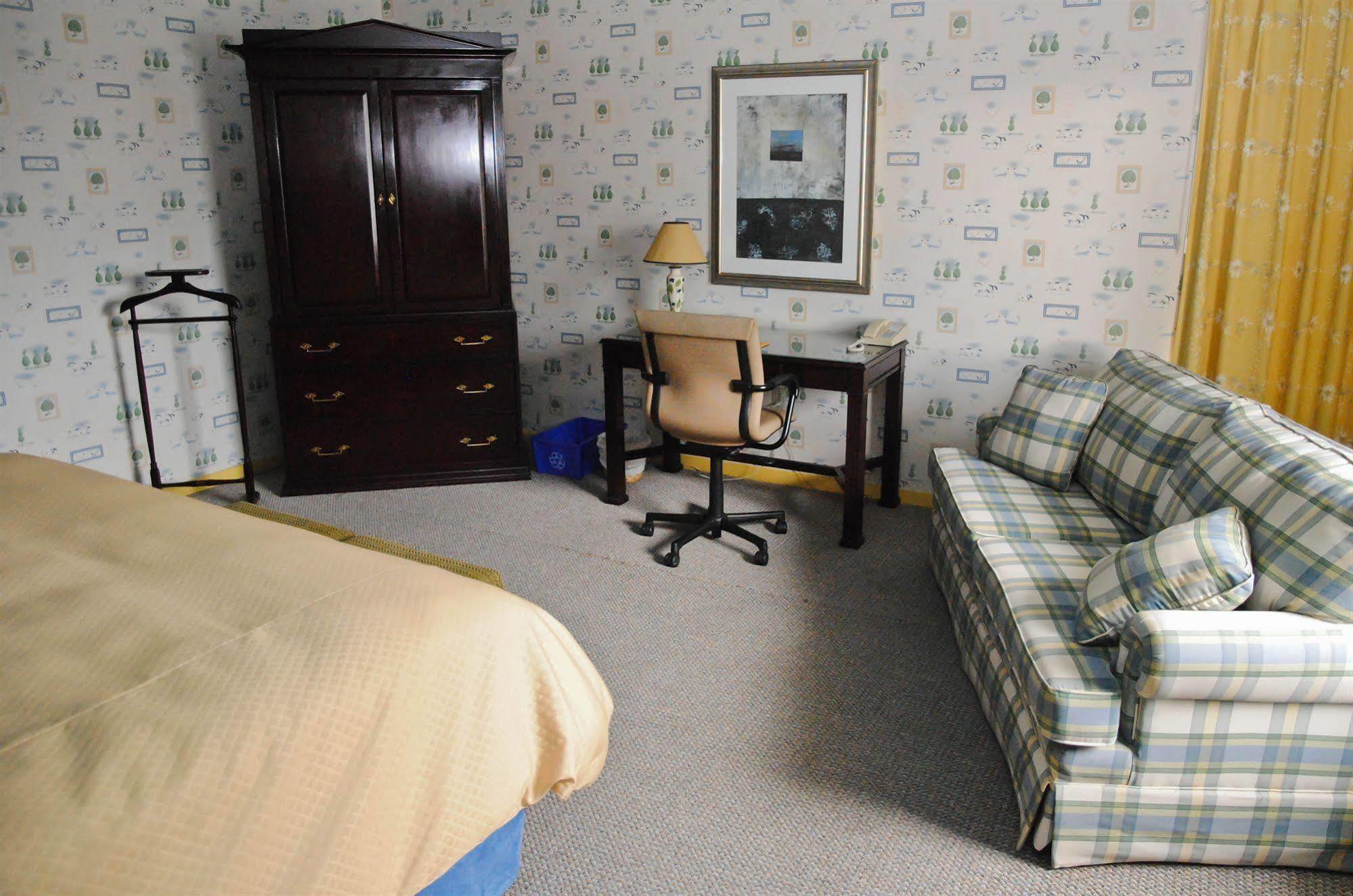 Hotellerie Jardins De Ville Sherbrooke Esterno foto